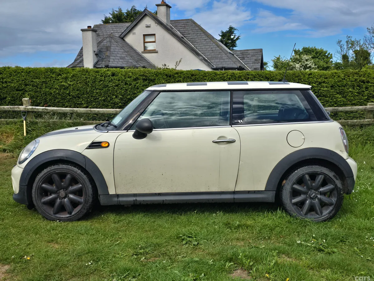 Mini First Hatchback, Petrol, 2011, White