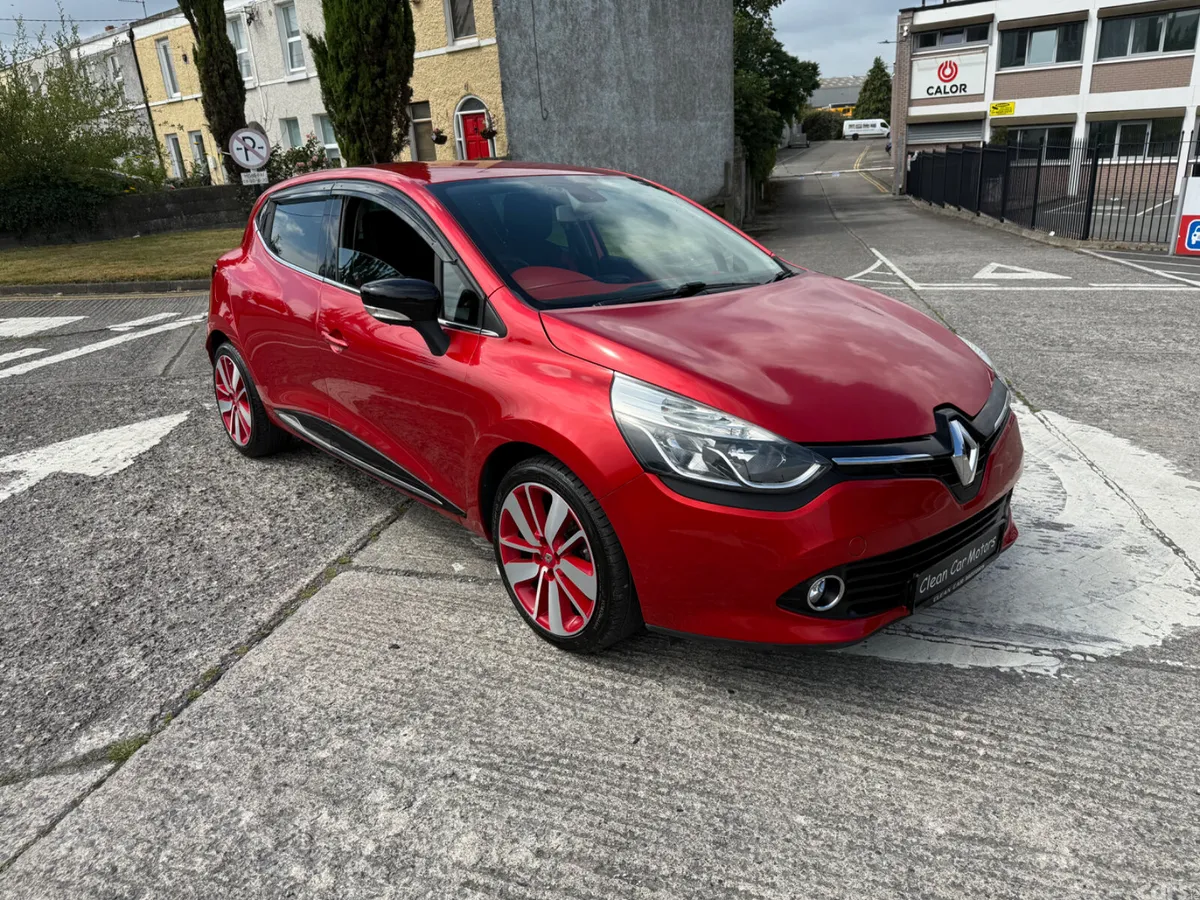 Renault Clio Hatchback, Petrol, 2016, Red