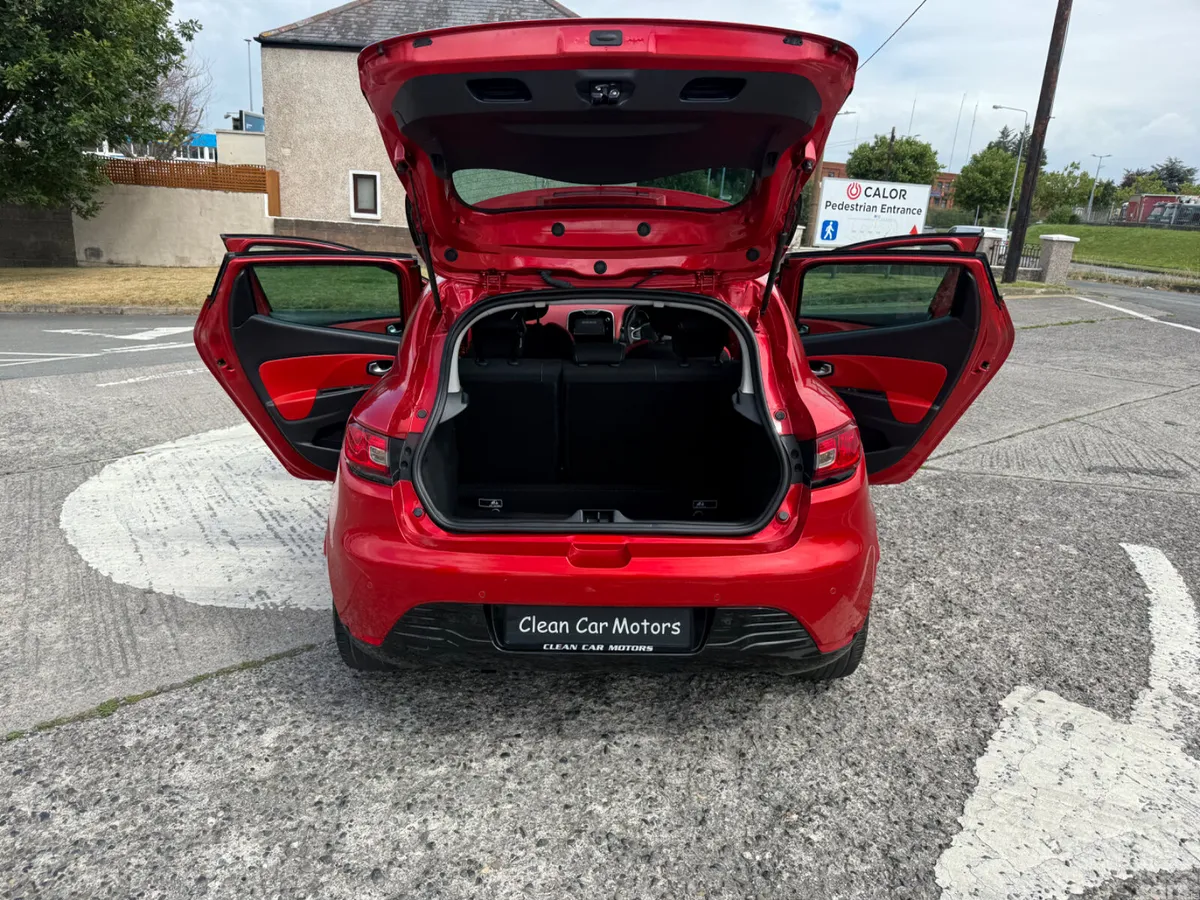 Renault Clio Hatchback, Petrol, 2016, Red