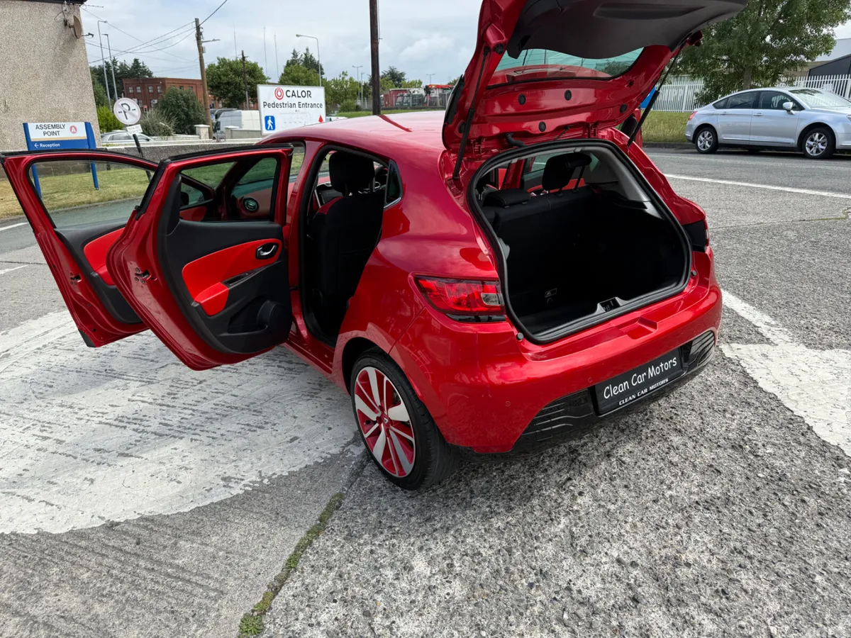 Renault Clio Hatchback, Petrol, 2016, Red