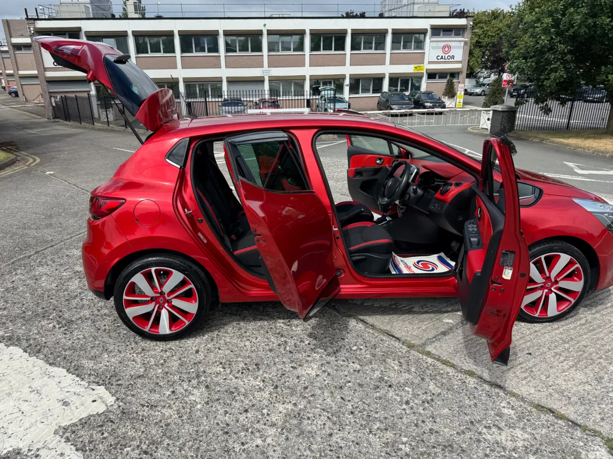 Renault Clio Hatchback, Petrol, 2016, Red
