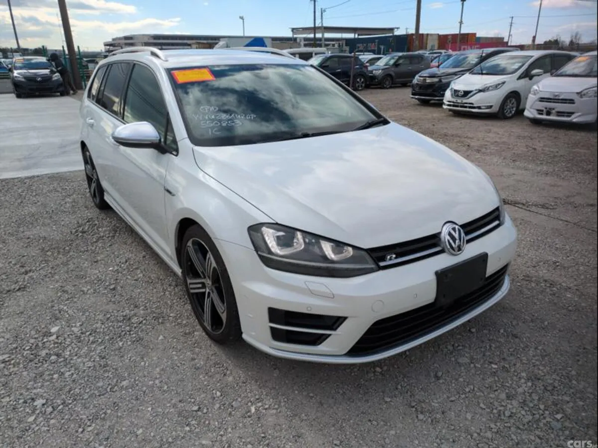 Volkswagen Golf Estate, Petrol, 2017, White