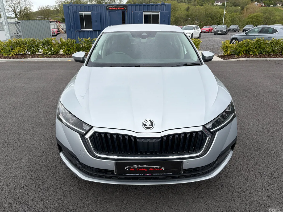 Skoda Octavia Hatchback, Diesel, 2022, Silver