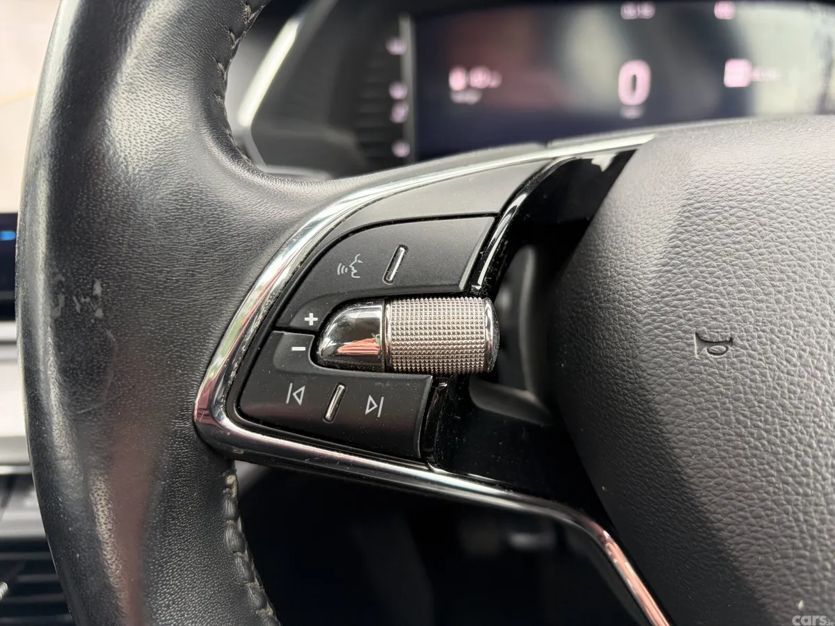 Skoda Octavia Hatchback, Diesel, 2022, Silver