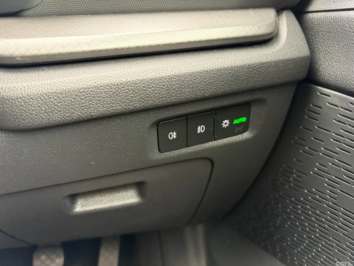 Skoda Octavia Hatchback, Diesel, 2022, Silver