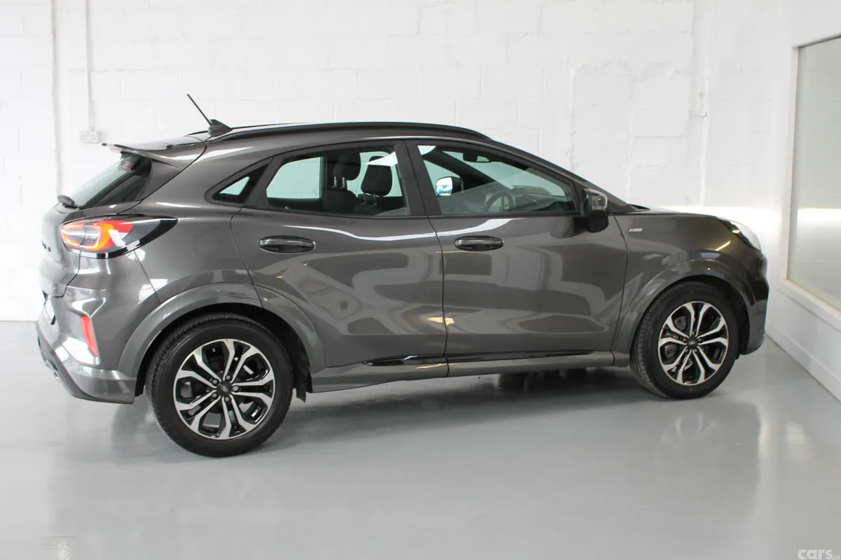 Ford Puma MPV, Petrol Hybrid, 2021, Grey