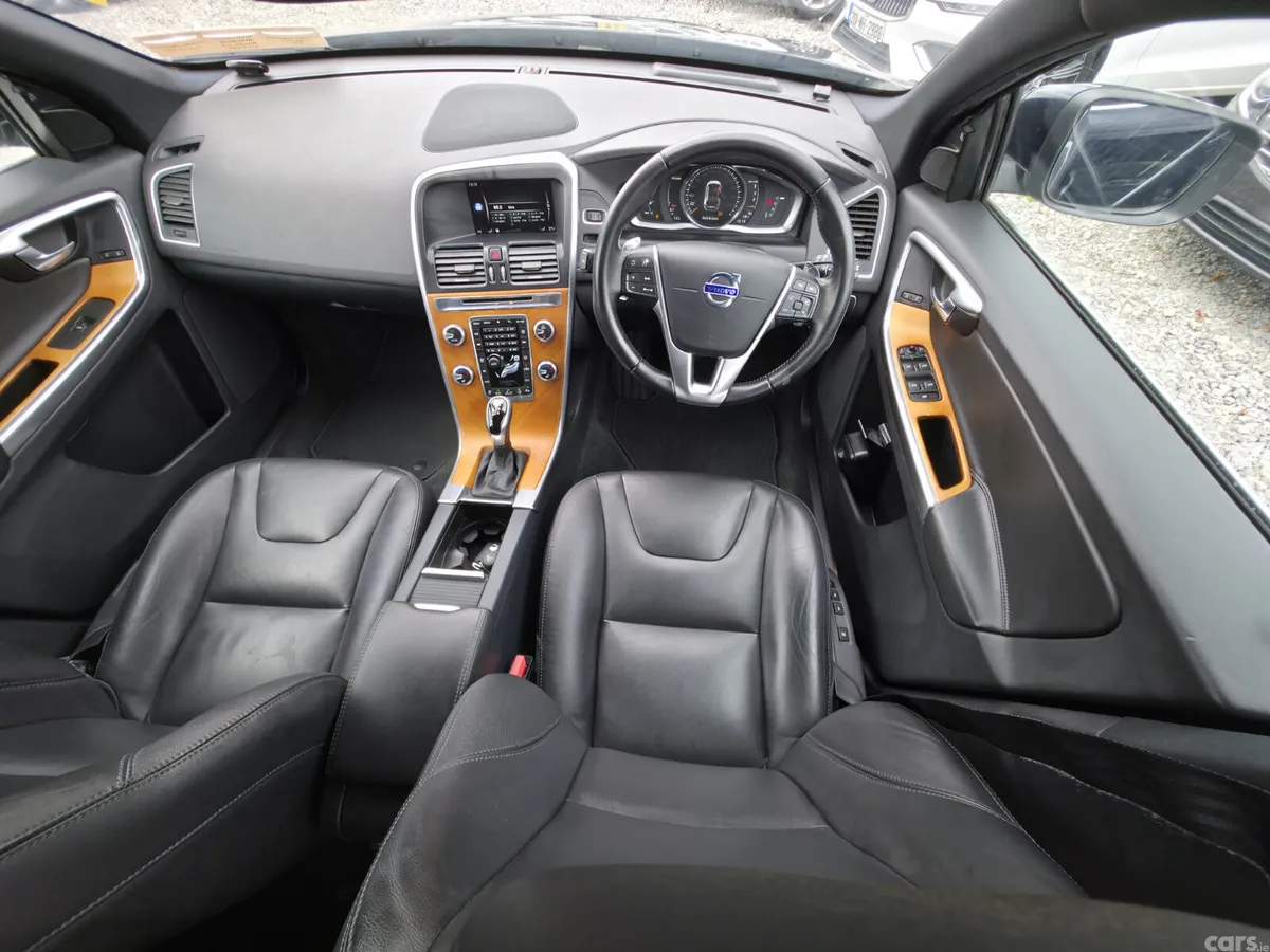 Volvo XC60 SUV, Diesel, 2017, Blue