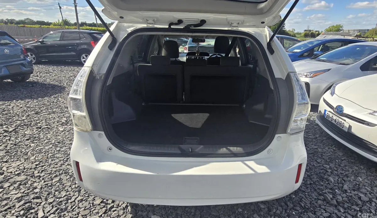 Toyota Prius Estate, Petrol Hybrid, 2012, White