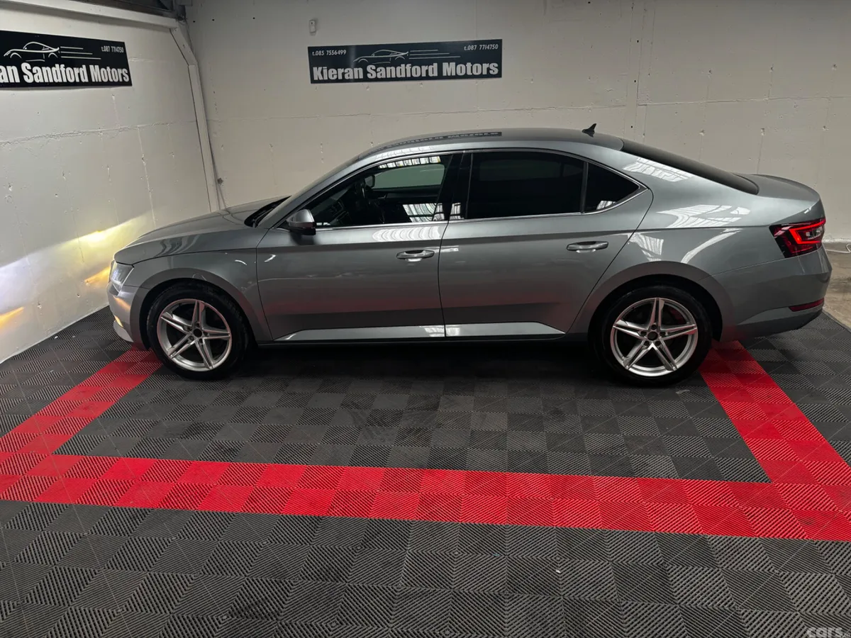Skoda Superb Saloon, Diesel, 2016, Grey