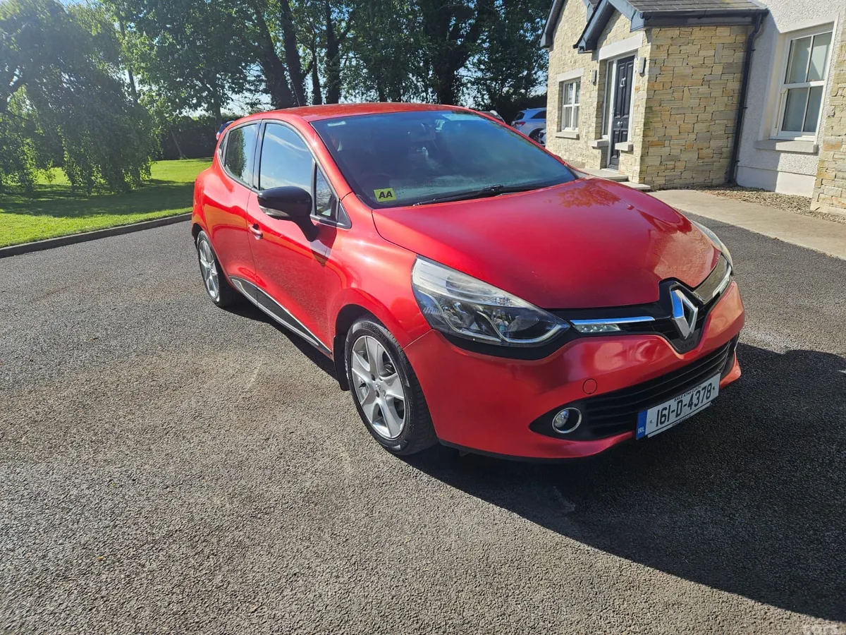 Renault Clio Hatchback, Petrol, 2016, Red