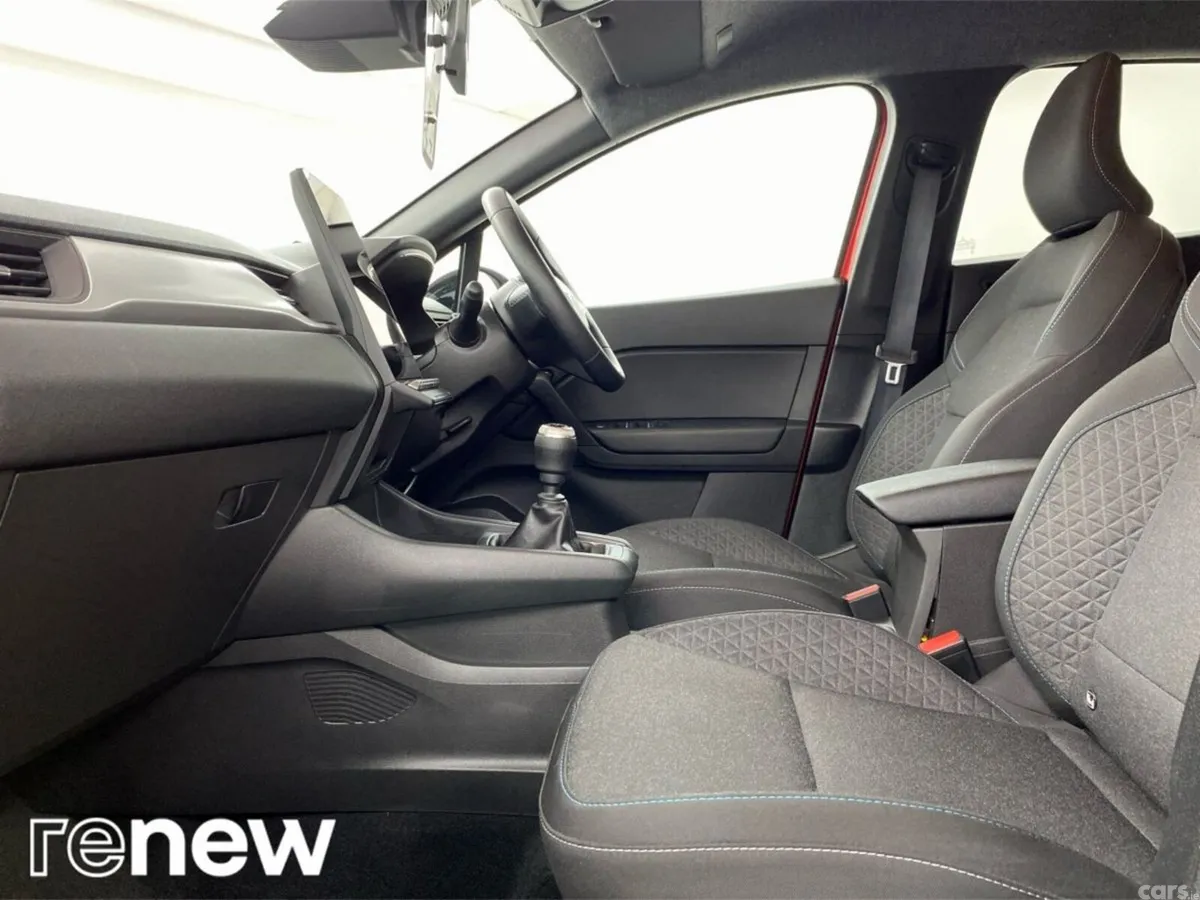 Renault Captur Hatchback, Petrol, 2025, Red