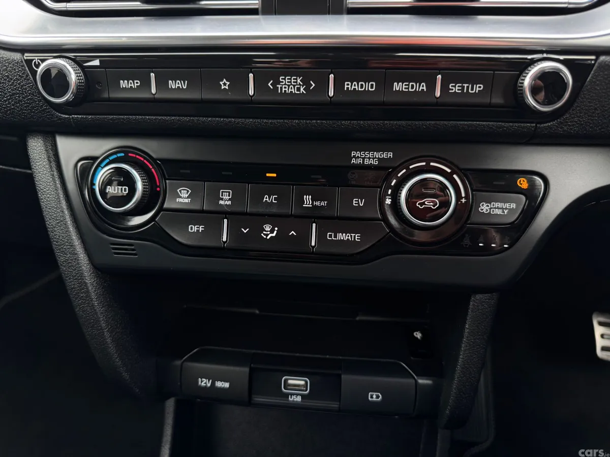 Kia e-Niro Estate/Jeep, Electric, 2021, White