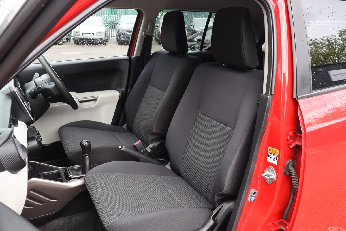 Suzuki Ignis Hatchback, Petrol, 2017, Red