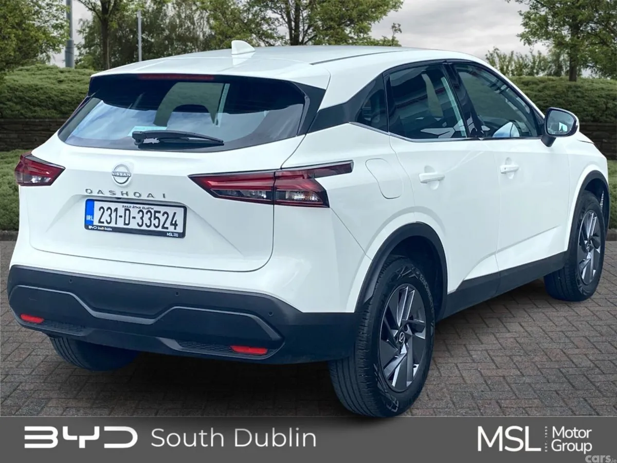 Nissan Qashqai MPV, Petrol, 2023, White