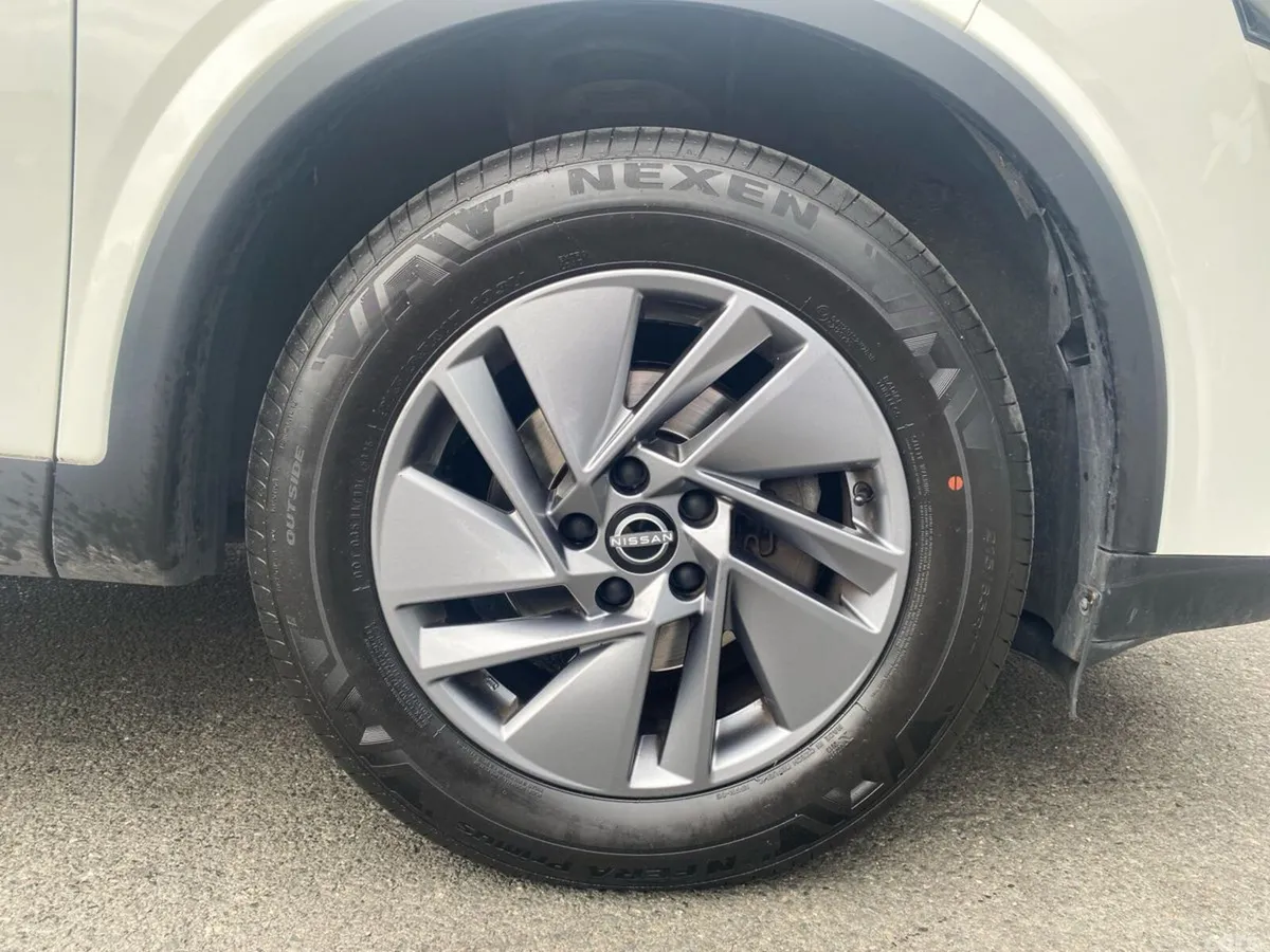 Nissan Qashqai MPV, Petrol, 2023, White