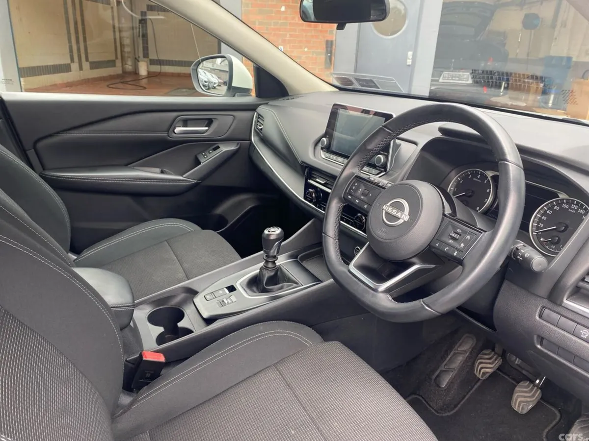 Nissan Qashqai MPV, Petrol, 2023, White
