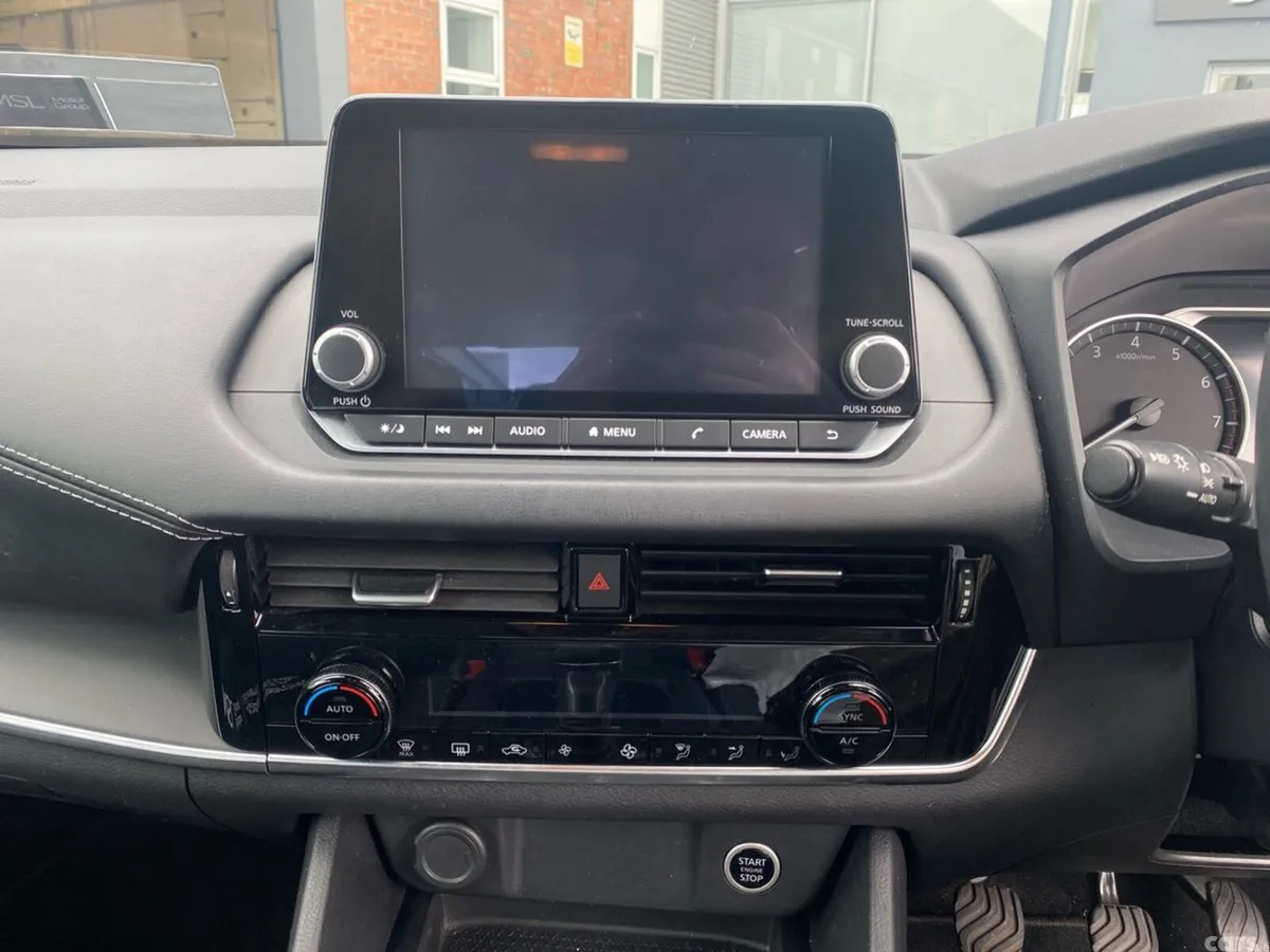 Nissan Qashqai MPV, Petrol, 2023, White
