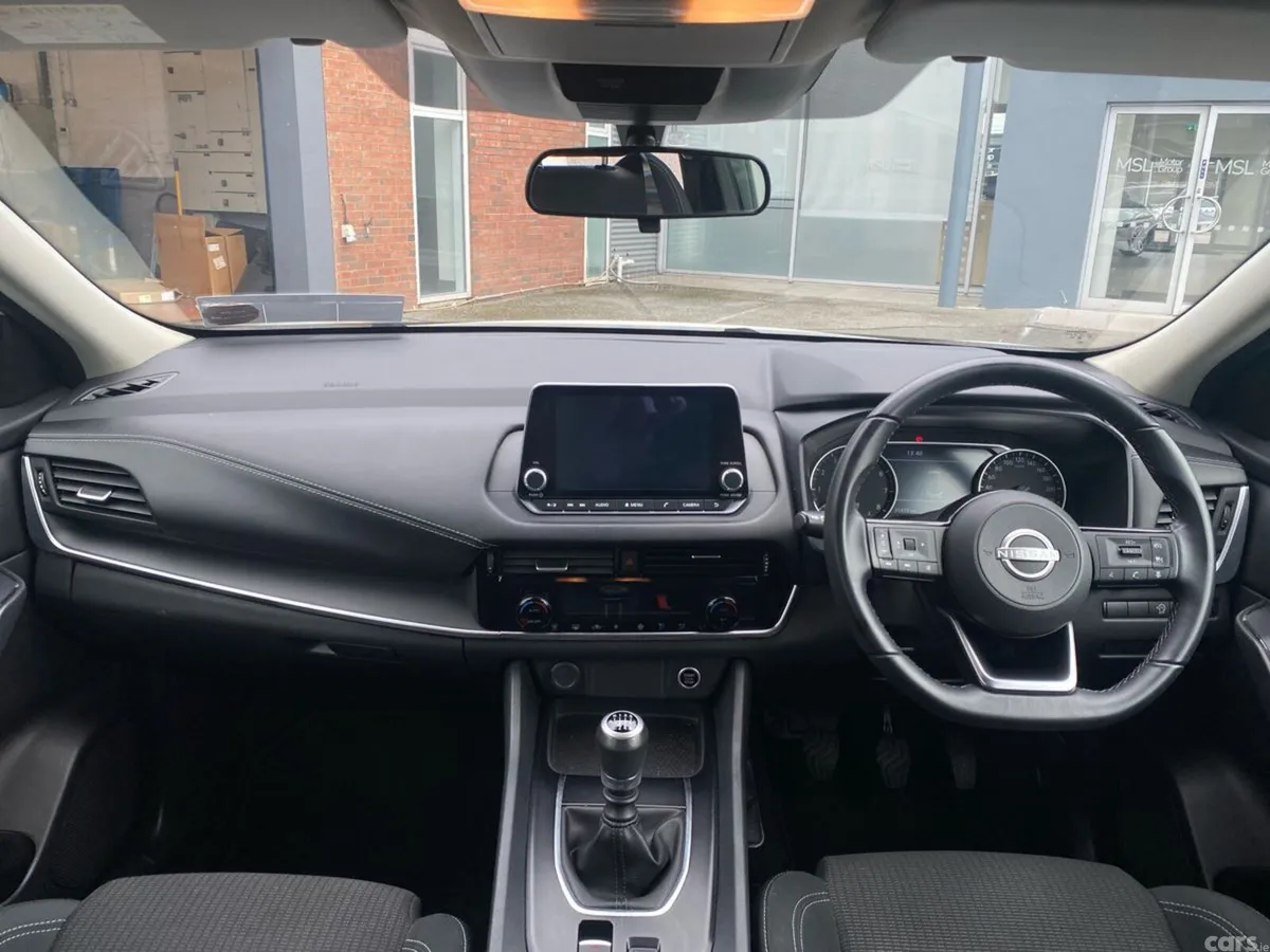 Nissan Qashqai MPV, Petrol, 2023, White