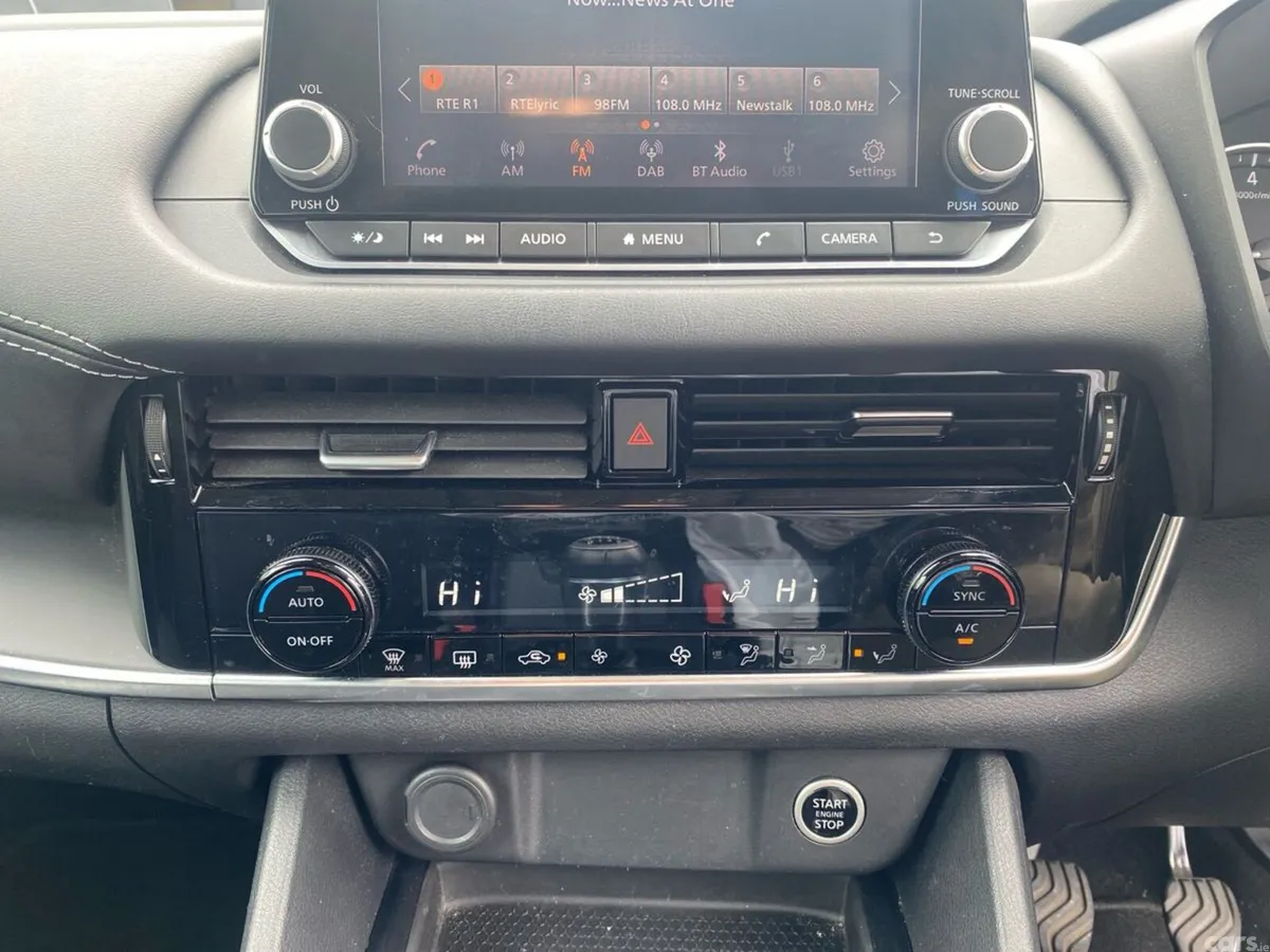 Nissan Qashqai MPV, Petrol, 2023, White