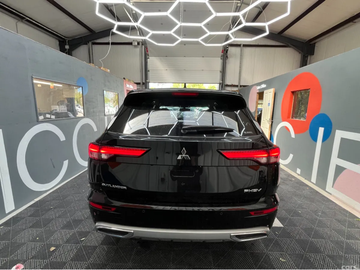 Mitsubishi Outlander SUV, Petrol Plug-in Hybrid, 2024, Black
