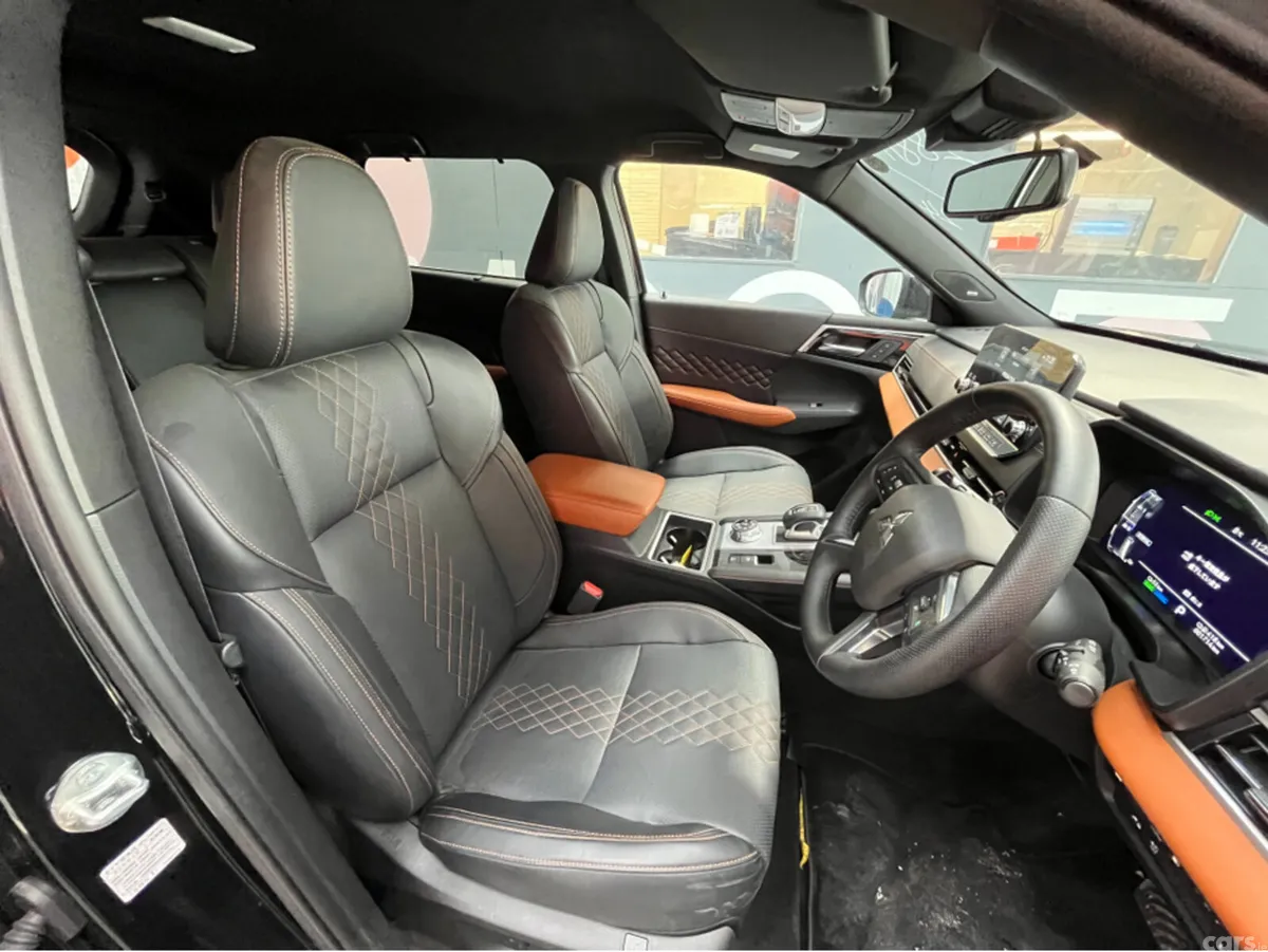 Mitsubishi Outlander SUV, Petrol Plug-in Hybrid, 2024, Black