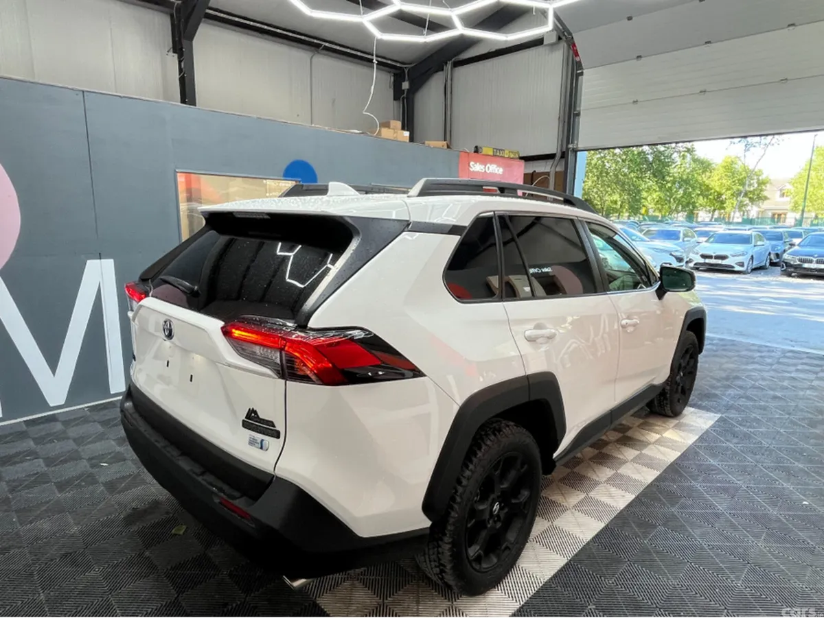 Toyota RAV4 SUV, Petrol Hybrid, 2023, White