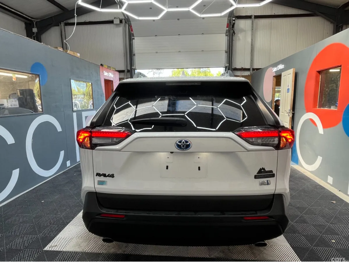 Toyota RAV4 SUV, Petrol Hybrid, 2023, White