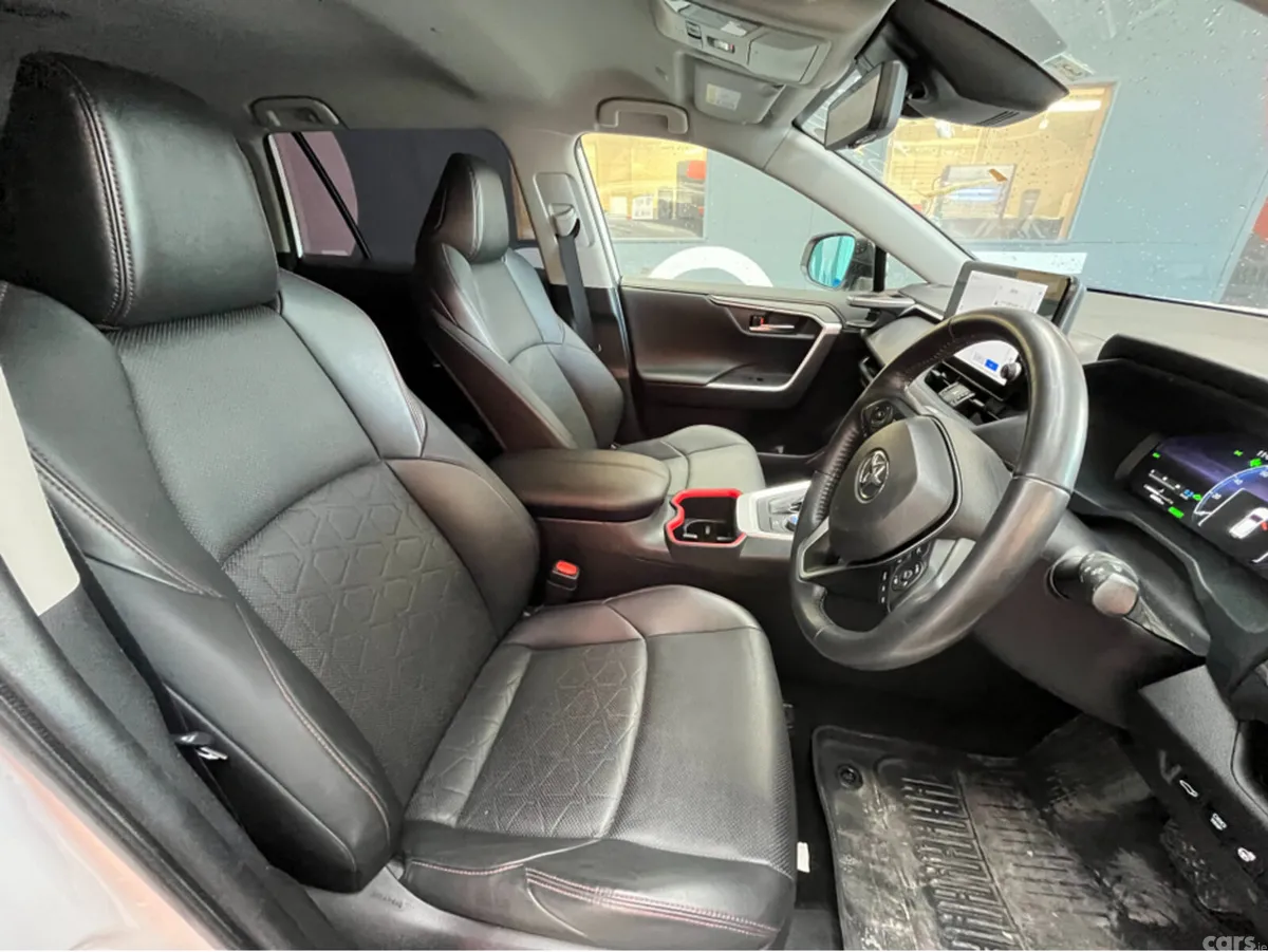 Toyota RAV4 SUV, Petrol Hybrid, 2023, White
