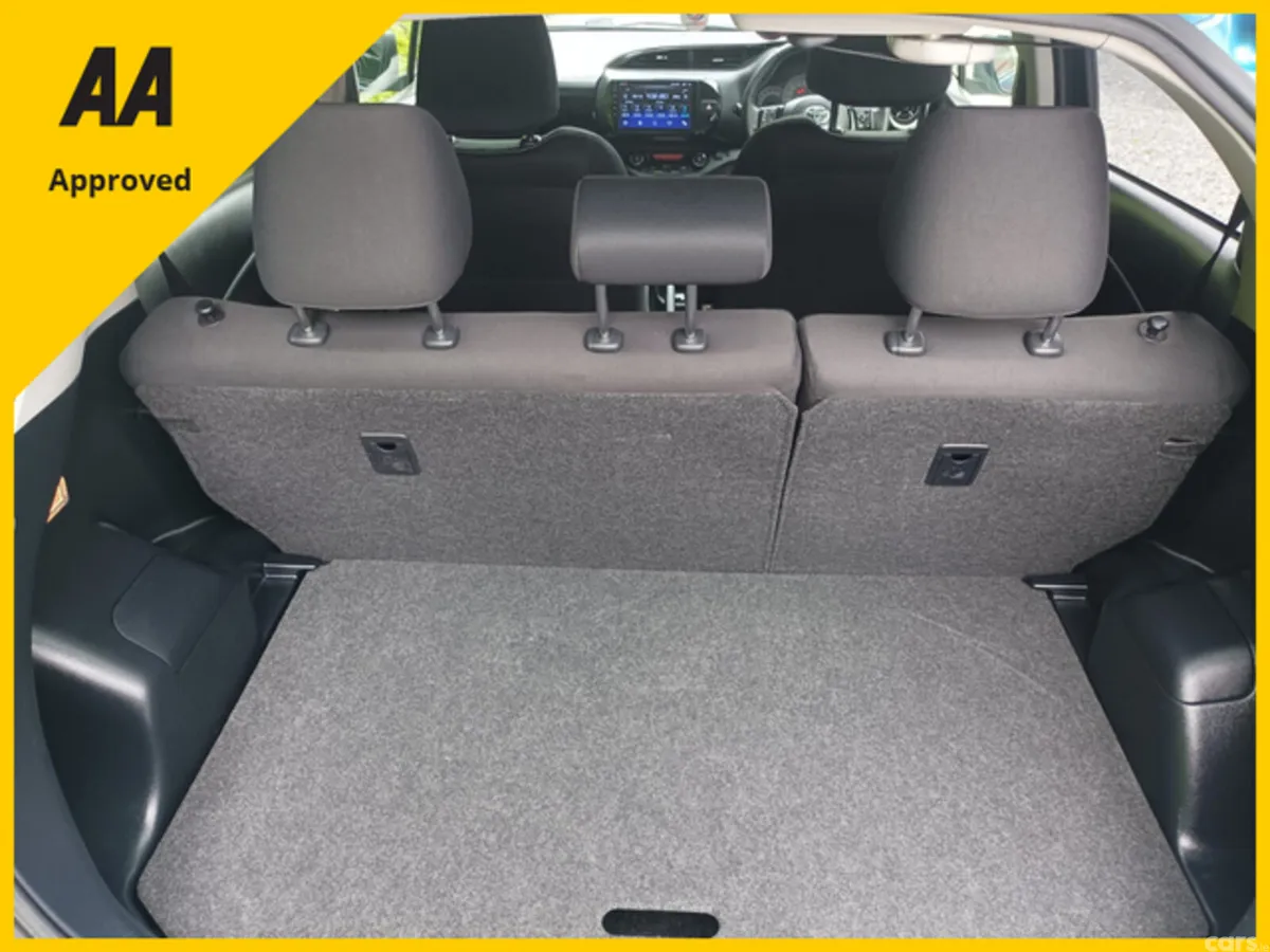 Toyota Yaris Hatchback, Petrol, 2018, Blue