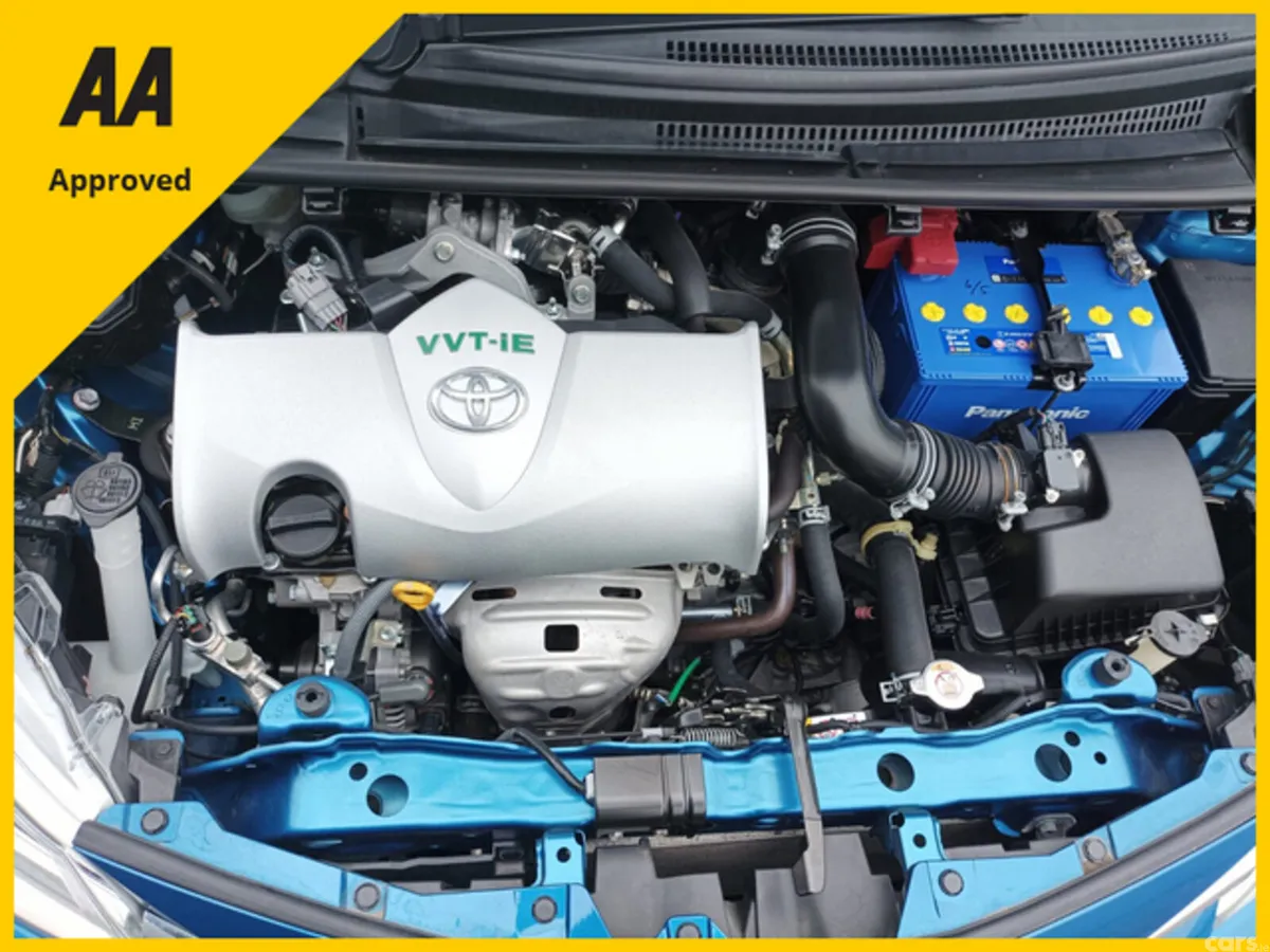 Toyota Yaris Hatchback, Petrol, 2018, Blue