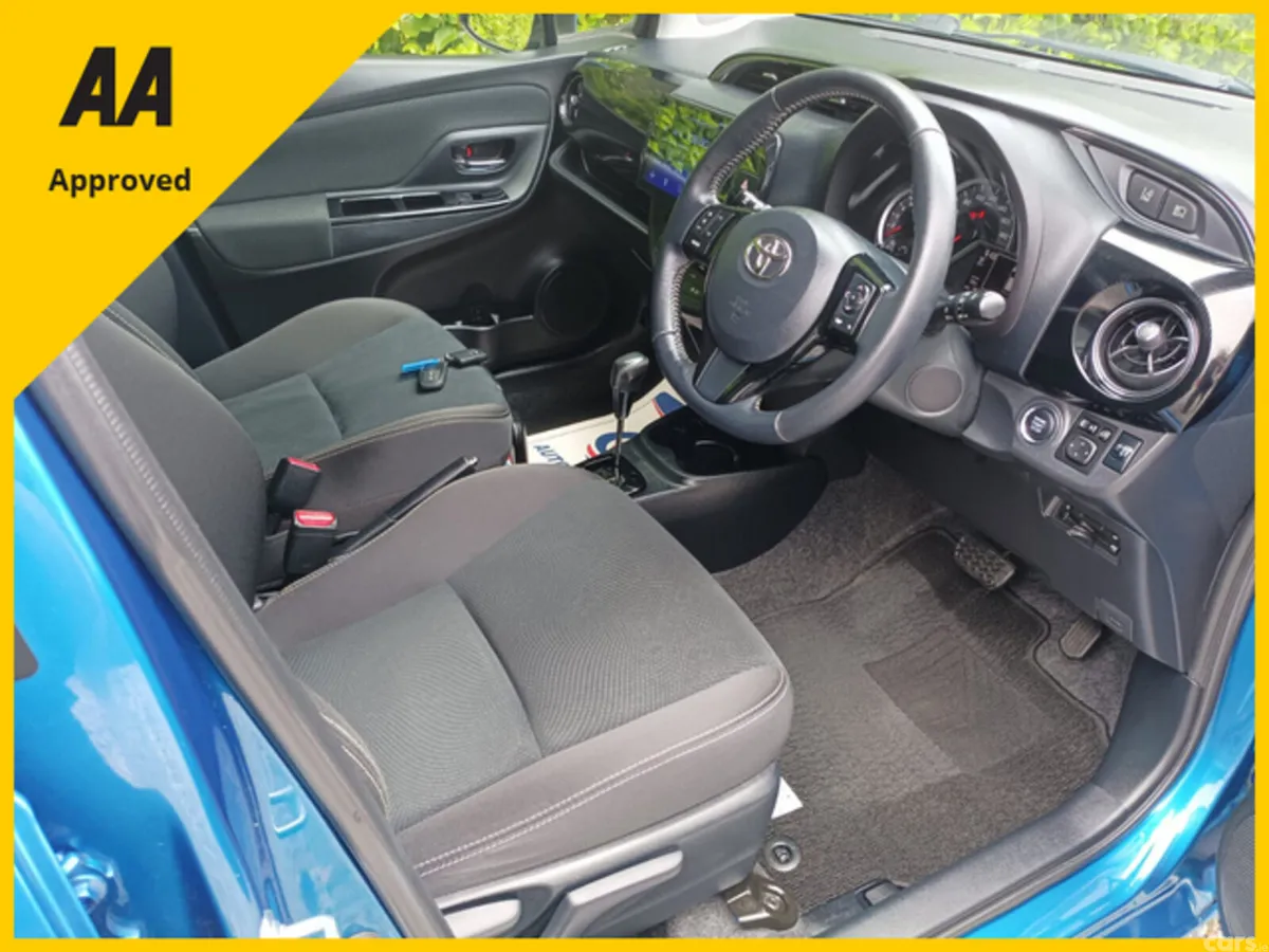 Toyota Yaris Hatchback, Petrol, 2018, Blue