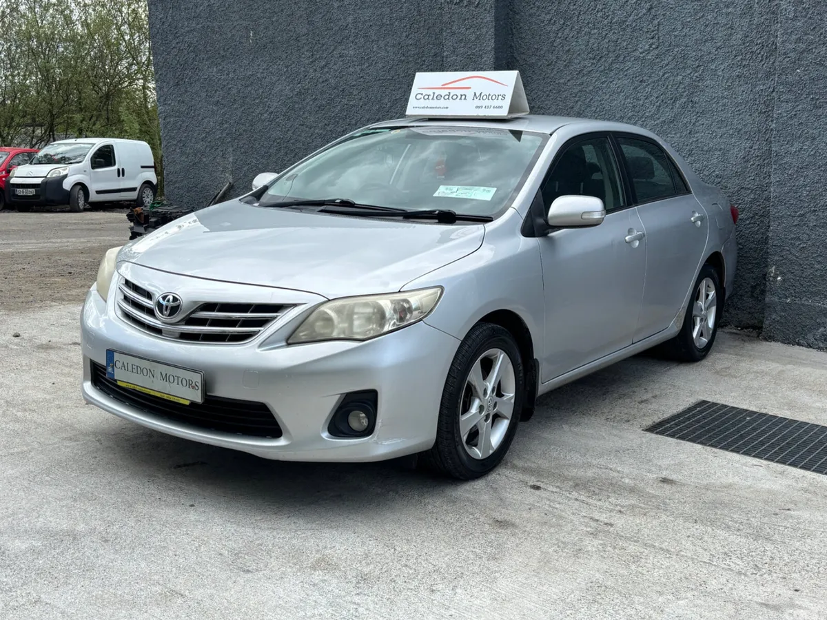 Toyota Corolla Saloon, Diesel, 2011, Silver