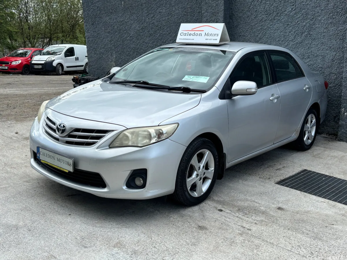 Toyota Corolla Saloon, Diesel, 2011, Silver