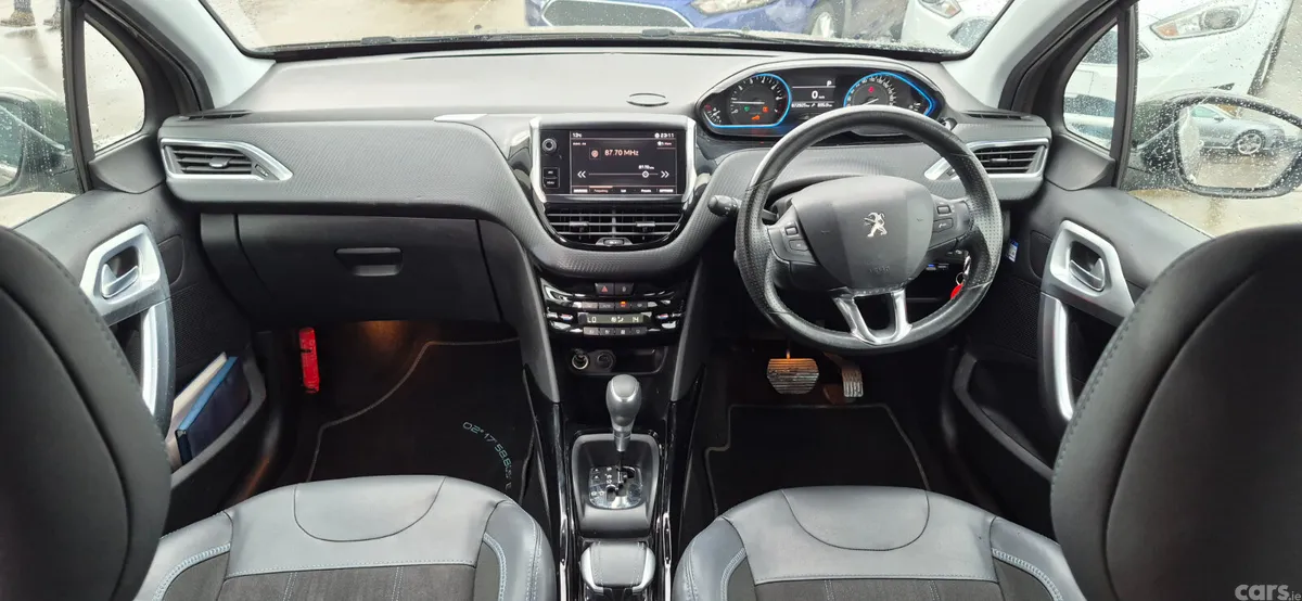 Peugeot 2008 MPV, Petrol, 2017, Grey