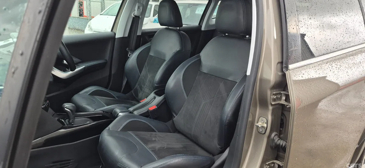 Peugeot 2008 MPV, Petrol, 2017, Grey
