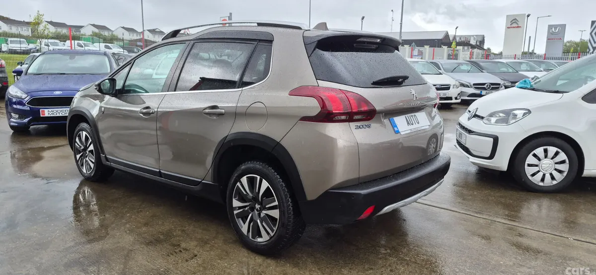 Peugeot 2008 MPV, Petrol, 2017, Grey