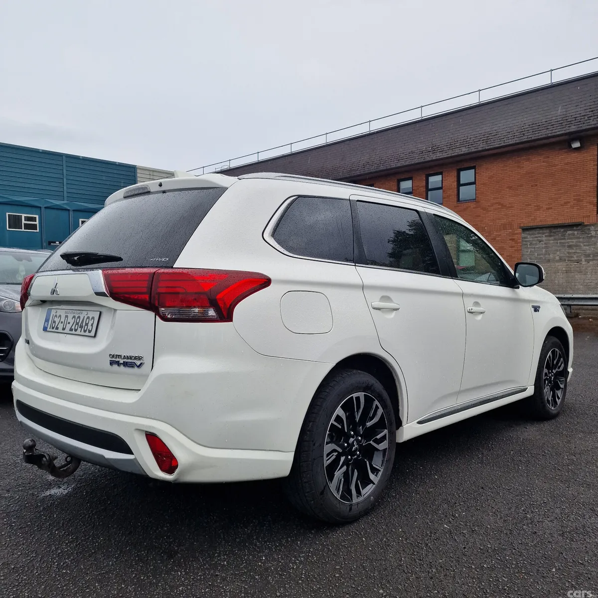 Mitsubishi Outlander SUV, Petrol Plug-in Hybrid, 2016, White