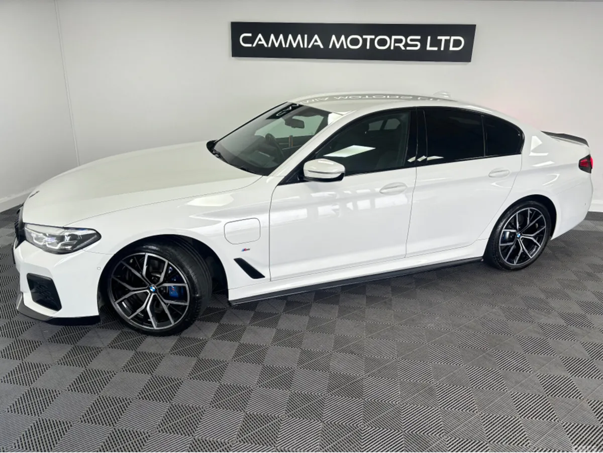 BMW 5-Series Saloon, Petrol Plug-in Hybrid, 2021, White
