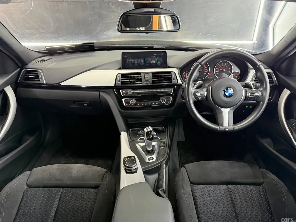 BMW 3-Series Saloon, Petrol Plug-in Hybrid, 2017, Black