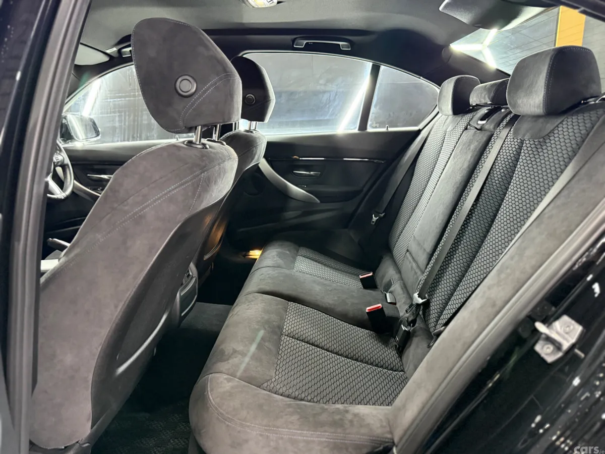 BMW 3-Series Saloon, Petrol Plug-in Hybrid, 2017, Black