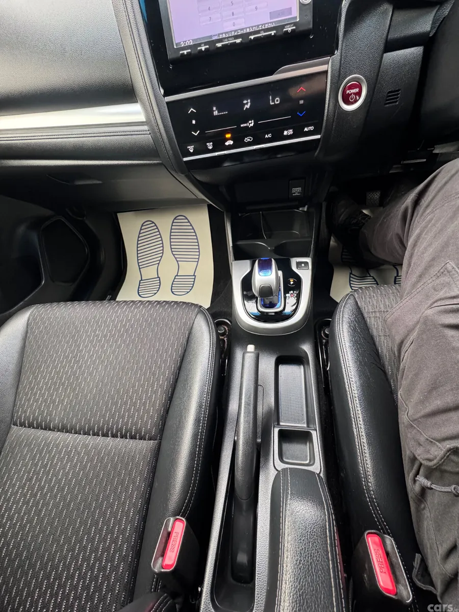 Honda Fit Hatchback, Petrol Hybrid, 2014, Blue
