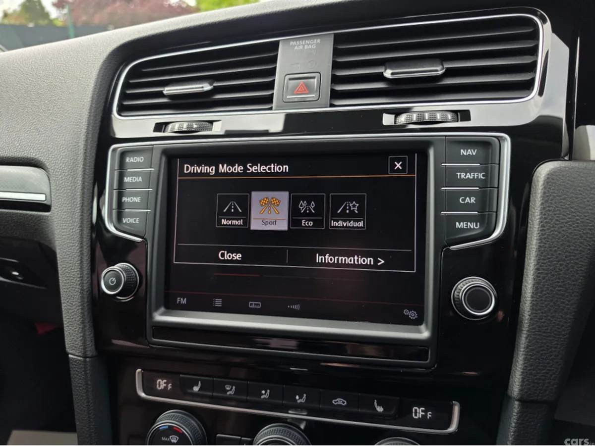 Volkswagen Golf Hatchback, Petrol, 2014, Blue