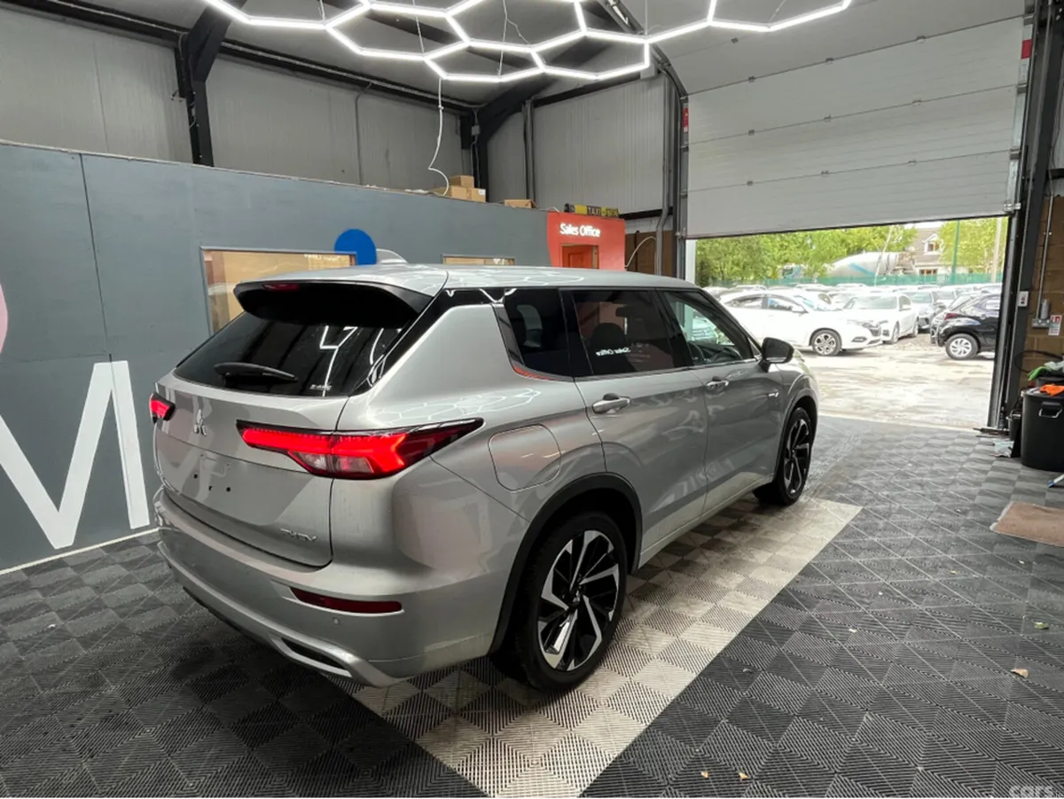 Mitsubishi Outlander SUV, Petrol Plug-in Hybrid, 2024, Silver