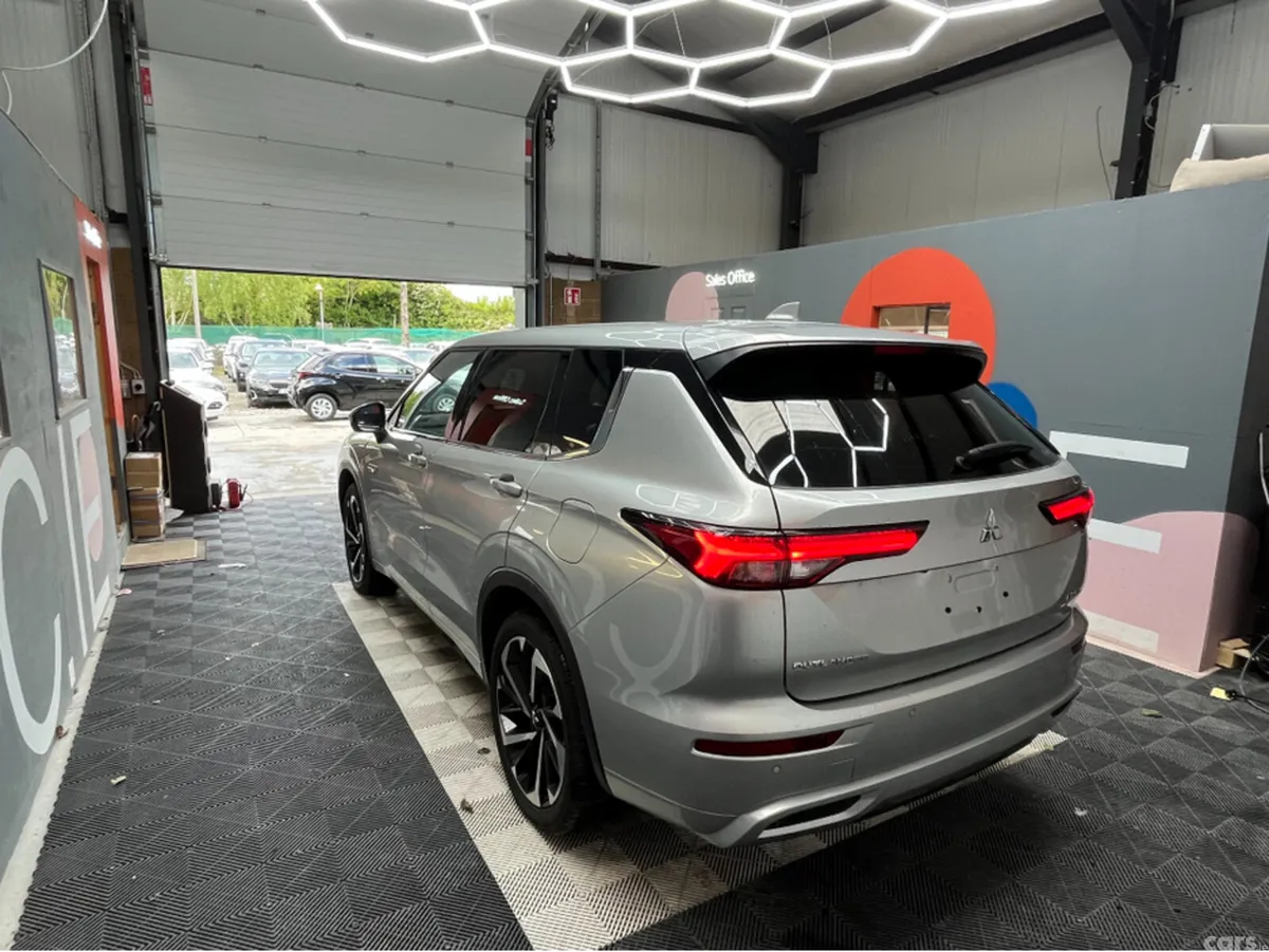 Mitsubishi Outlander SUV, Petrol Plug-in Hybrid, 2024, Silver