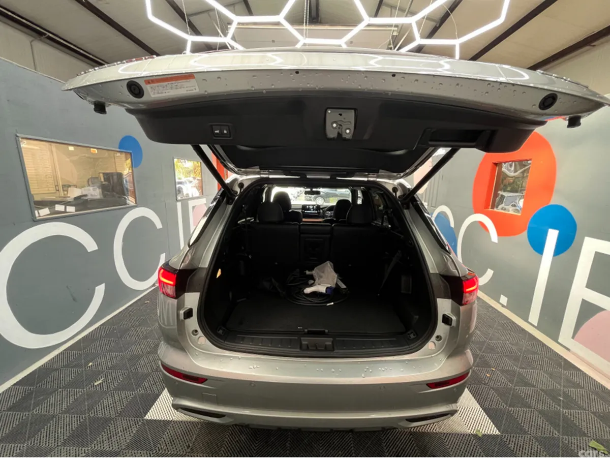 Mitsubishi Outlander SUV, Petrol Plug-in Hybrid, 2024, Silver