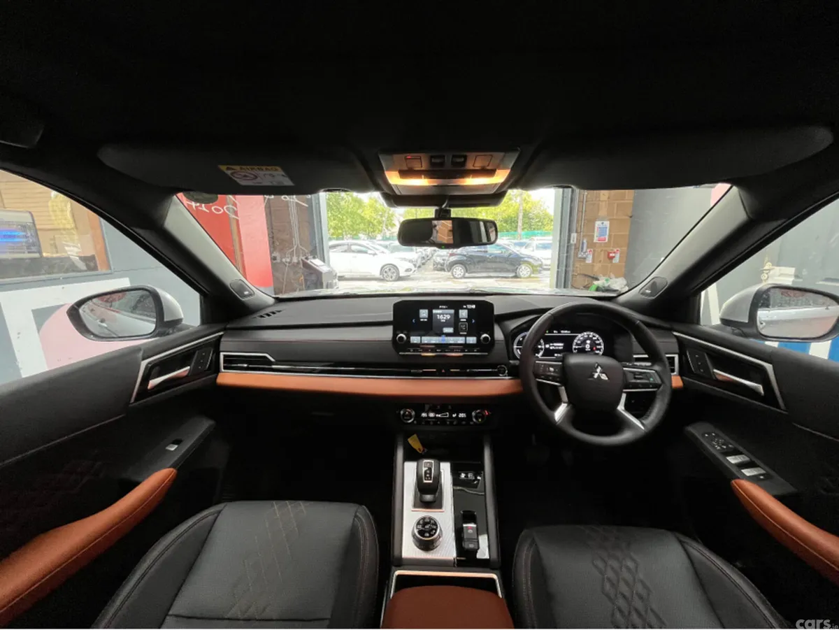Mitsubishi Outlander SUV, Petrol Plug-in Hybrid, 2024, Silver