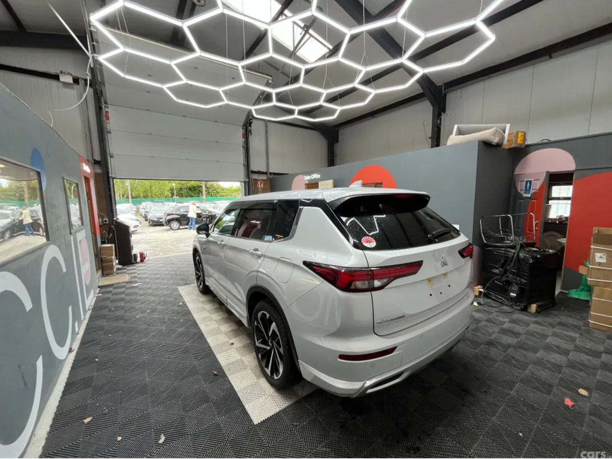 Mitsubishi Outlander SUV, Petrol Plug-in Hybrid, 2024, White