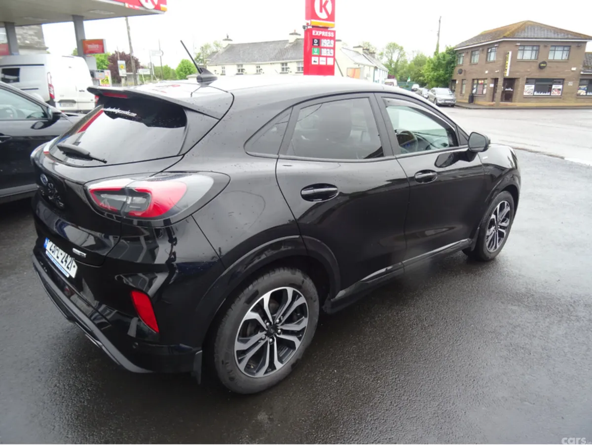 Ford Puma MPV, Petrol Hybrid, 2023, Black