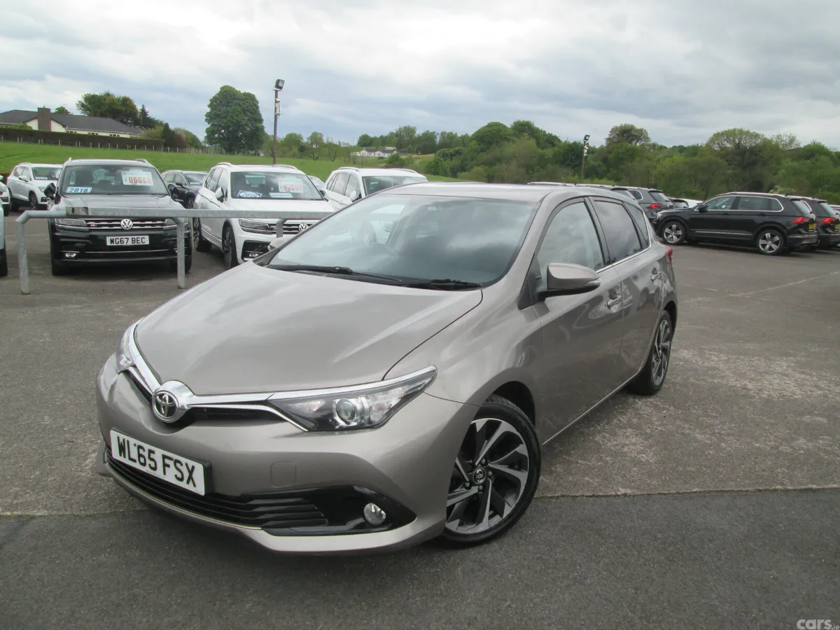 Toyota Auris Hatchback, Diesel, 2015, Bronze
