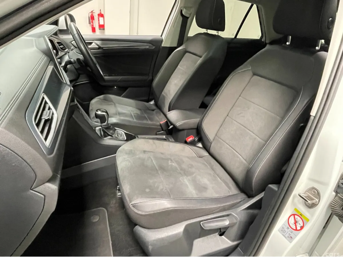 Volkswagen T-Roc SUV, Petrol, 2023, White
